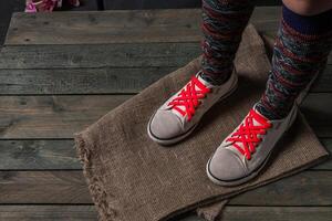 colore calzini su un' di legno pavimento foto