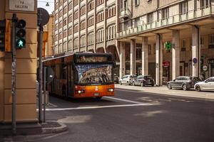 bologna Italia 17 giugno 2020 autobus nel bologna S strada foto