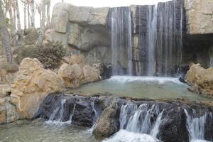 cascata nel lento velocità dell'otturatore foto