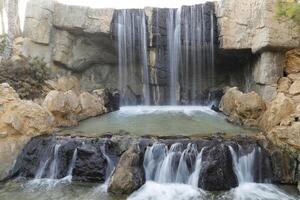 cascata nel lento velocità dell'otturatore foto