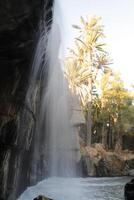 cascata nel lento velocità dell'otturatore foto