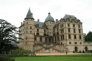 castello a lago nel Francia foto