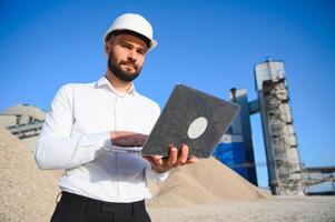 ingegnere di industria laboratorio controllo qualità di ghiaia foto