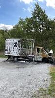 bruciato su camion foto