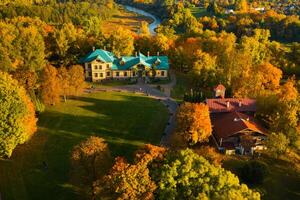 autunno paesaggio nel loshitsky parco nel minsk. bielorussia.golden autunno foto