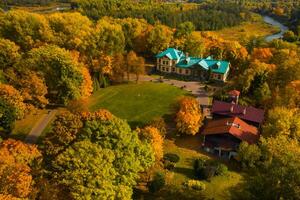 autunno paesaggio nel loshitsky parco nel minsk. bielorussia.golden autunno foto