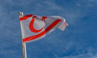 settentrionale Cipro bandiera agitando nel il vento 12 foto