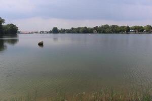 tasik biru è un' sereno blu lago, annidato nel un' panoramico paesaggio, è un' ricreativo porto appena 30 minuti a partire dal Kuala grumo, disegno turisti con suo naturale fascino. foto