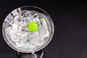 cocktail con ghiaccio foto