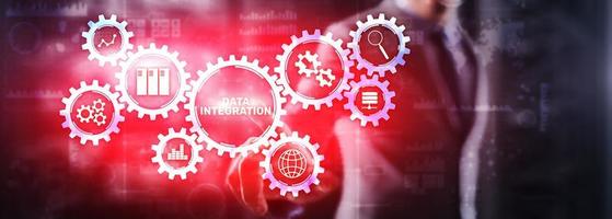 concetto di tecnologia internet business integrazione dati. tecnica mista