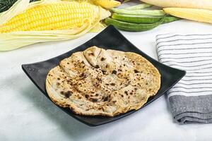 indiano tradizionale fatti in casa pane - roti foto