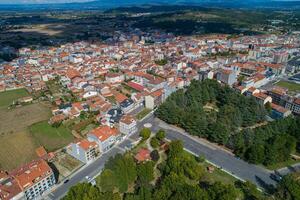 aereo Visualizza con fuco di il cittadina di xinzo de limia. Ourense, galizia, Spagna. foto