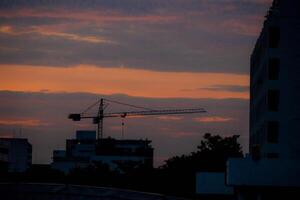 un' piccolo gru Usato per installazione durante costruzione. foto