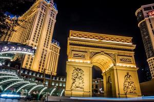 las vegas, nevada: luci della città serali e viste sulla strada foto