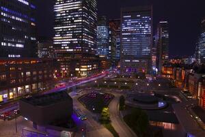 un' panoramico paesaggio urbano a il urbano città nel davanti di tokyo stazione foto