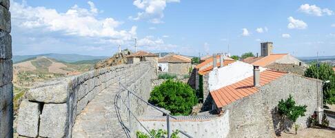 panoramico Visualizza di penamacor, un' medievale villaggio nel il beira baixa regione di Portogallo. foto