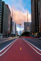 paulista viale, finanziario centro di il città e uno di il principale posti di sao paolo, brasile foto