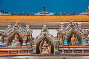 statue dentro il tempio, bello tempio nel bangkok o wat pariwas, tempio nel Tailandia. foto