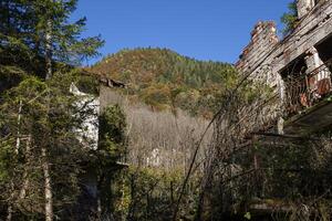 rovinare abbandonato su il dolomiti foto