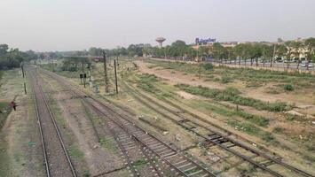 ferrovia traccia per treni nel lahore, Pakistan su Maggio 15, 2024. foto