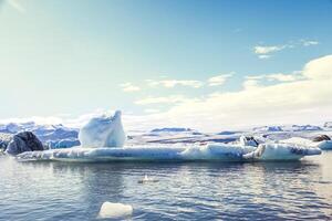 jokulsarlon blu laguna panorama con iceberg foto