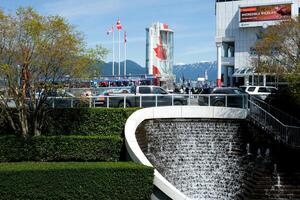 vario riconoscibile posti e attrazioni di vancouver nel Canada città centro bene tempo metereologico pulito centro blu cielo enorme edifici grattacieli molti video e fotografie di Questo argomento Britannico columbia