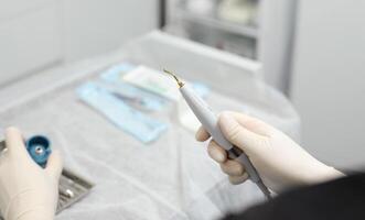 piezoelettrico scaler combinazione di moderno tecnologie e energia dispositivi siamo Usato nel campo di parodontologia e endodonzia nel il prevenzione e trattamento di vario malattie di il denti e gengive foto