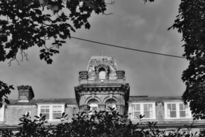 storico edificio con ornato architettura nel nero e bianca nel arrogante, nord yorkshire foto