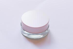 il bellissimo modello vetrine bene cosmetico confezione per crema contenitori, sottolineando futuro cosmetico innovazioni. foto