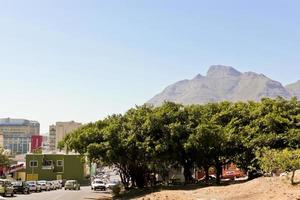 distretto di bo-kaap con il panorama del parco nazionale di Table Mountain. foto