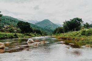 villaggio di kiriwong - uno dei migliori villaggi di aria fresca in thailandia e vive nella vecchia cultura in stile tailandese. situato a nakhon si thammarat, tailandia foto