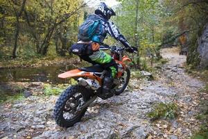 soko banja, serbia, 20 ottobre 2018 - gara di enduro dura foto