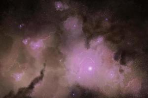 sfondo dello spazio nebulosa viola scuro e campo stellare nello spazio un'esplosione di polvere multicolore di nebulose su nero foto