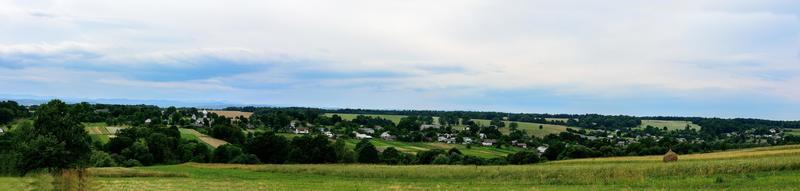 incredibile panorama di un piccolo villaggio ucraino foto