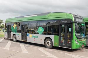 brasilia, df brasile, 25 novembre 2021 i nuovi moderni autobus elettrici utilizzati nella capitale del brasile foto