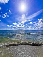 turchese acqua limpida spiaggia messicana 88 playa del carmen messico. foto