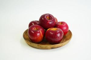 mela rossa fresca. frutta e verdura biologica foto