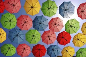 ombrelli colorati a gerusalemme foto