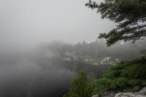 nebbia sul lago minnewaska foto