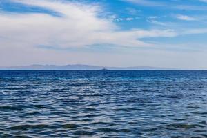 il mare e le nuvole foto