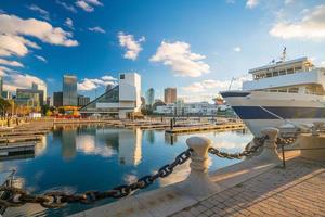 skyline del centro di cleveland dal lungolago foto