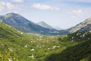 panorama delle montagne montenegrine. foto