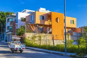 playa del carmen messico 05. agosto 2021 tipico residence arancione hotel edificio condominiale playa del carmen messico. foto