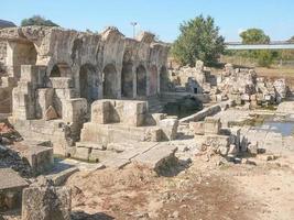 rovine delle terme romane a fordongianus foto