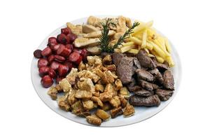 piatto di snack, carne, patate, salsiccia, ciccioli foto