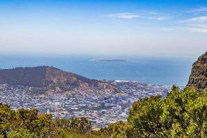 vista panoramica città del capo, sud africa dalla montagna della tavola. foto