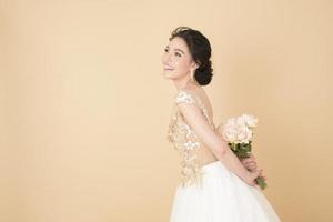 bella sposa in splendido abito couture foto