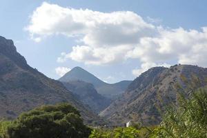 il paesaggio delle montagne dell'isola di creta. foto