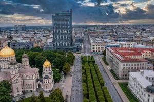 persone che corrono la maratona internazionale di rimi riga foto