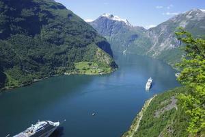 nave da crociera al fiordo di Geiranger in Norvegia foto